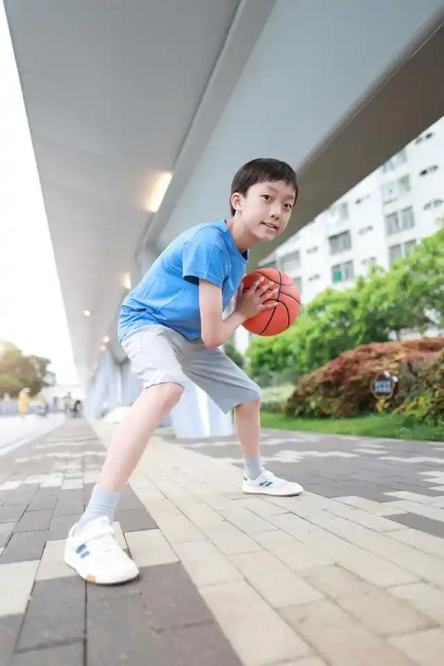 如何在封闭训练中培养篮球战术意识_0